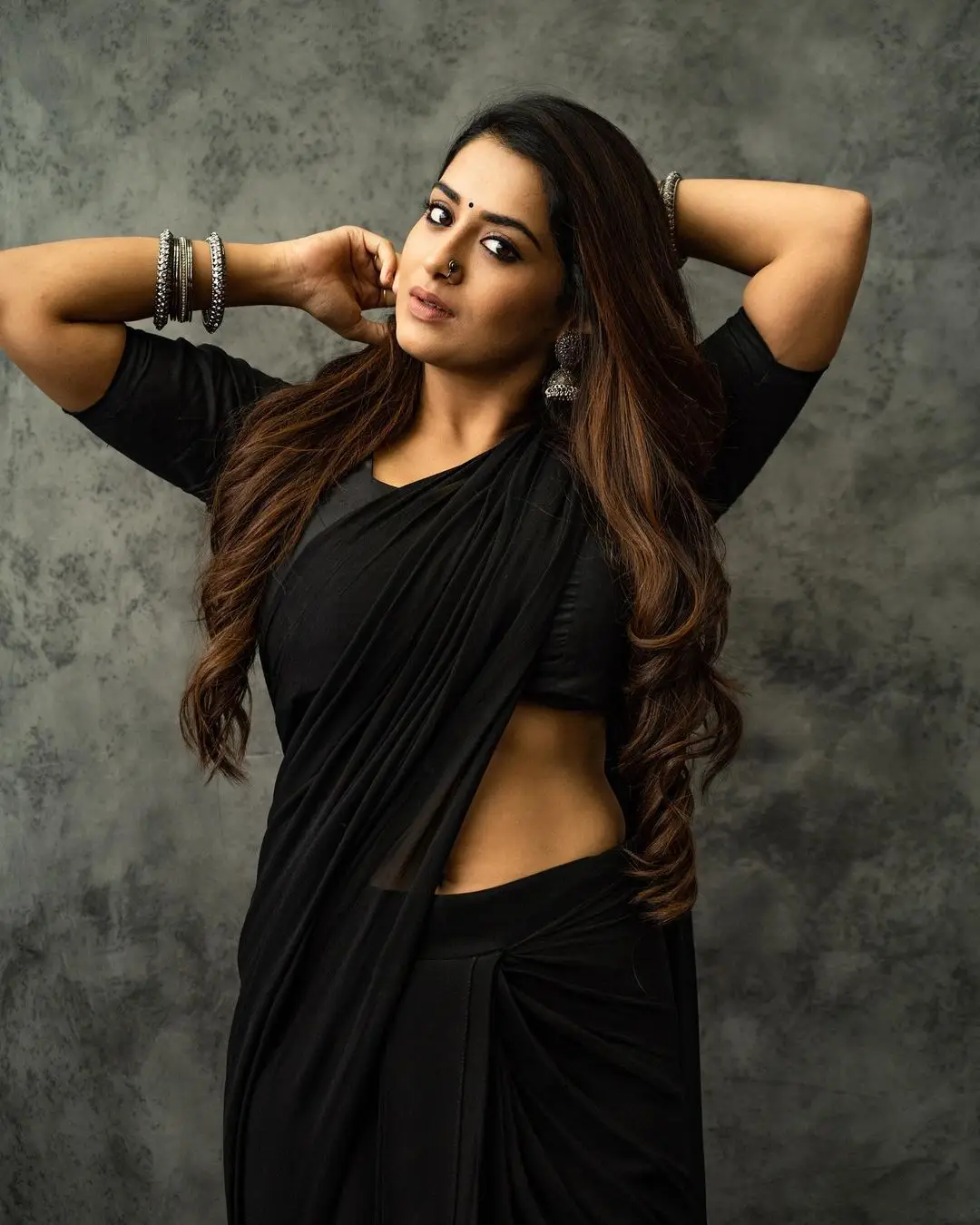 Rashi Singh Long Hair Photos in Black Saree